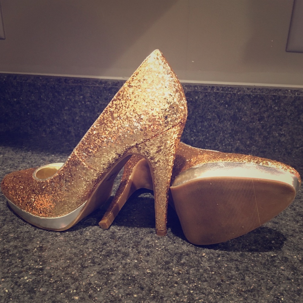 🚨LAST CALL Sparkly Gold High Heels